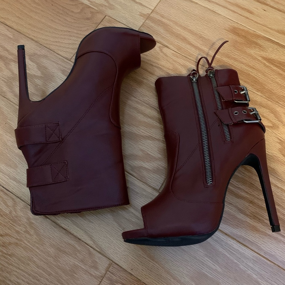 NEW!! Red wine colored open-toe booties